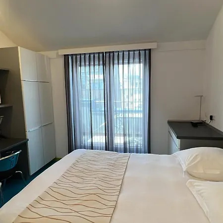 Ξενοδοχείο Domus 3*